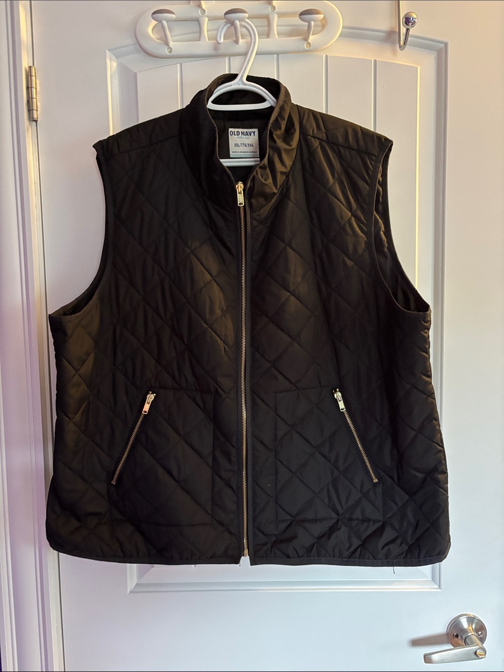 Old Navy Black Quilted Sleeveless Vest with Zip Pockets